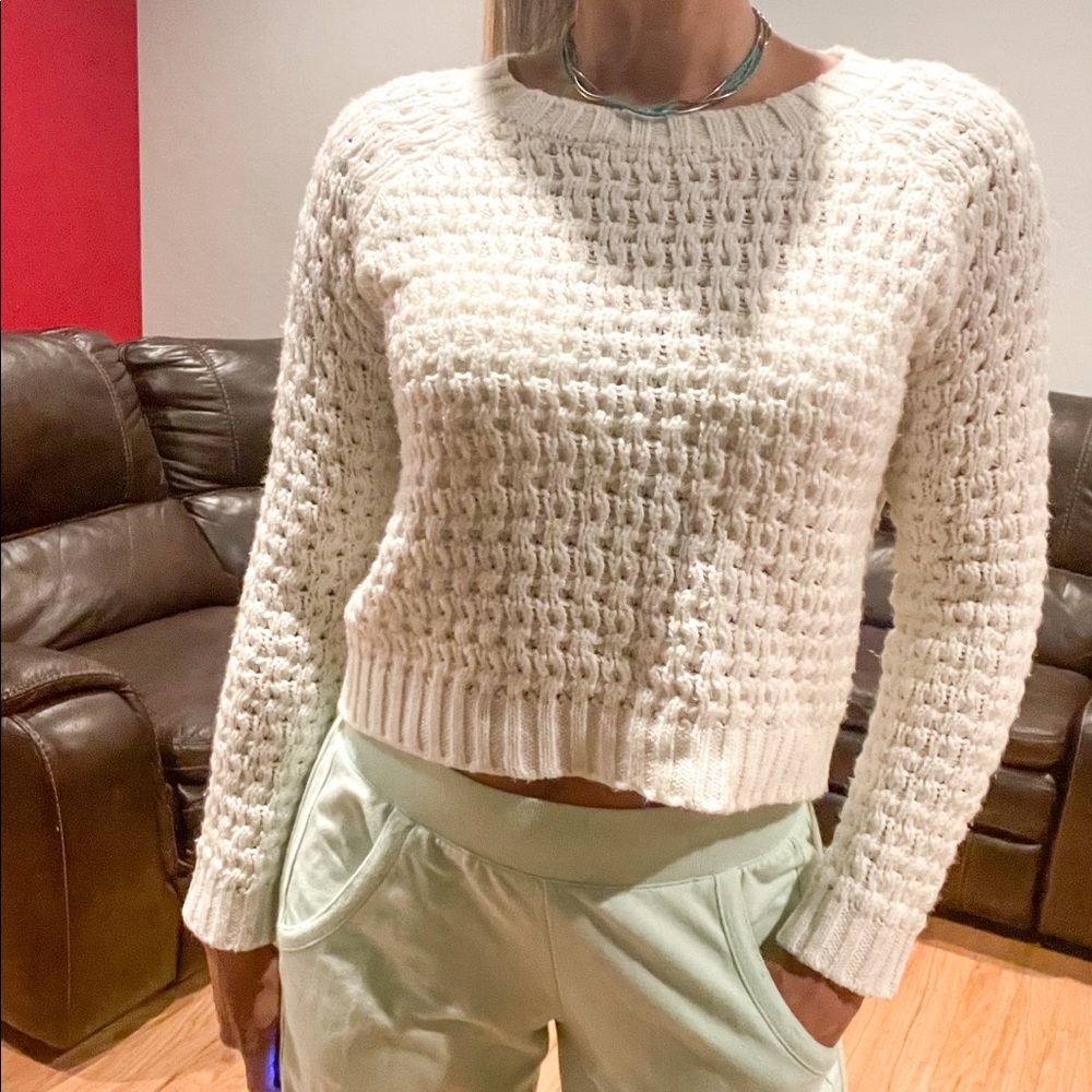 Forever 21 Knit Cropped Sweater. Size Small